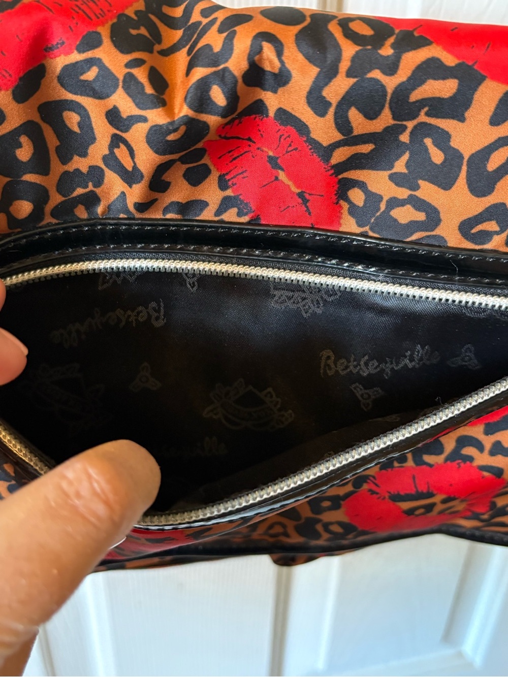 Betseyville Betsey Johnson Animal Print and Lips Messenger Bag - Picture 5 of 8